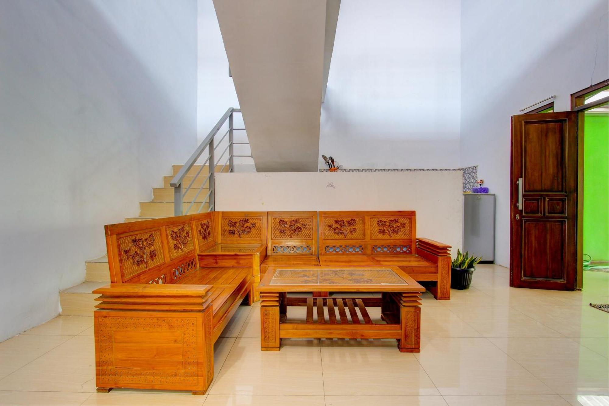 Super Oyo 93012 Griya Kencana Asri Syariah Lawean Extérieur photo