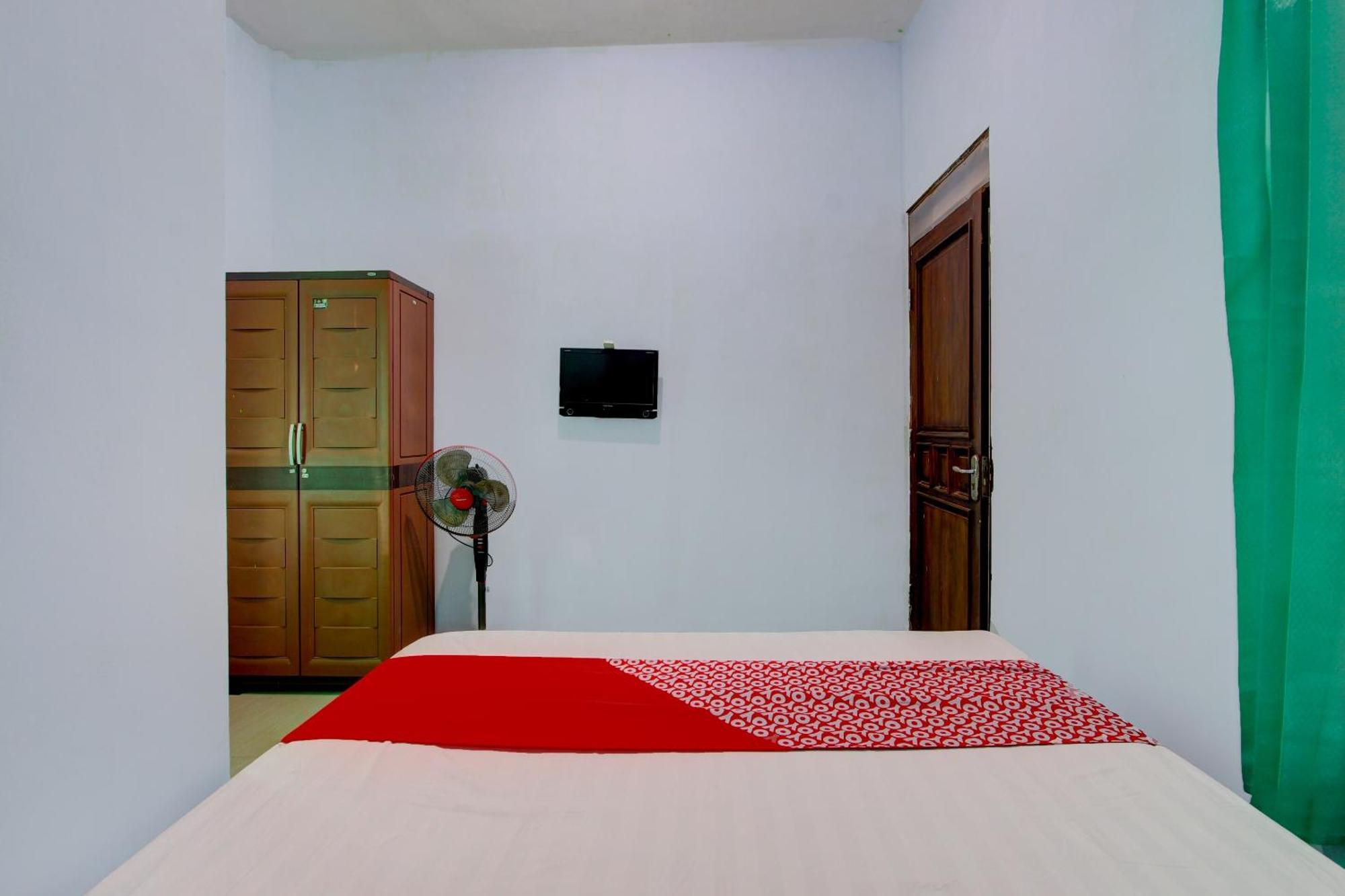 Super Oyo 93012 Griya Kencana Asri Syariah Lawean Extérieur photo