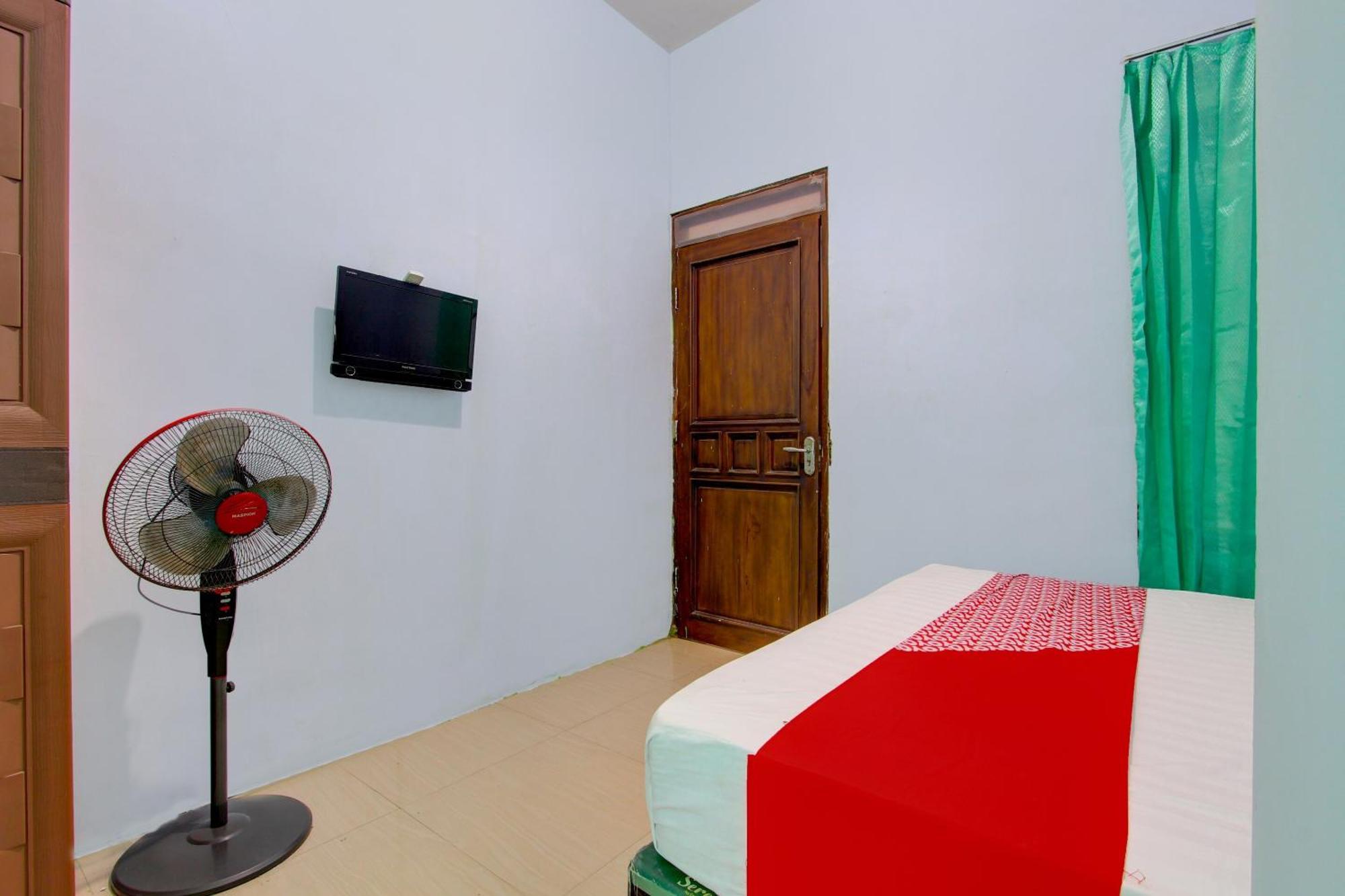Super Oyo 93012 Griya Kencana Asri Syariah Lawean Extérieur photo