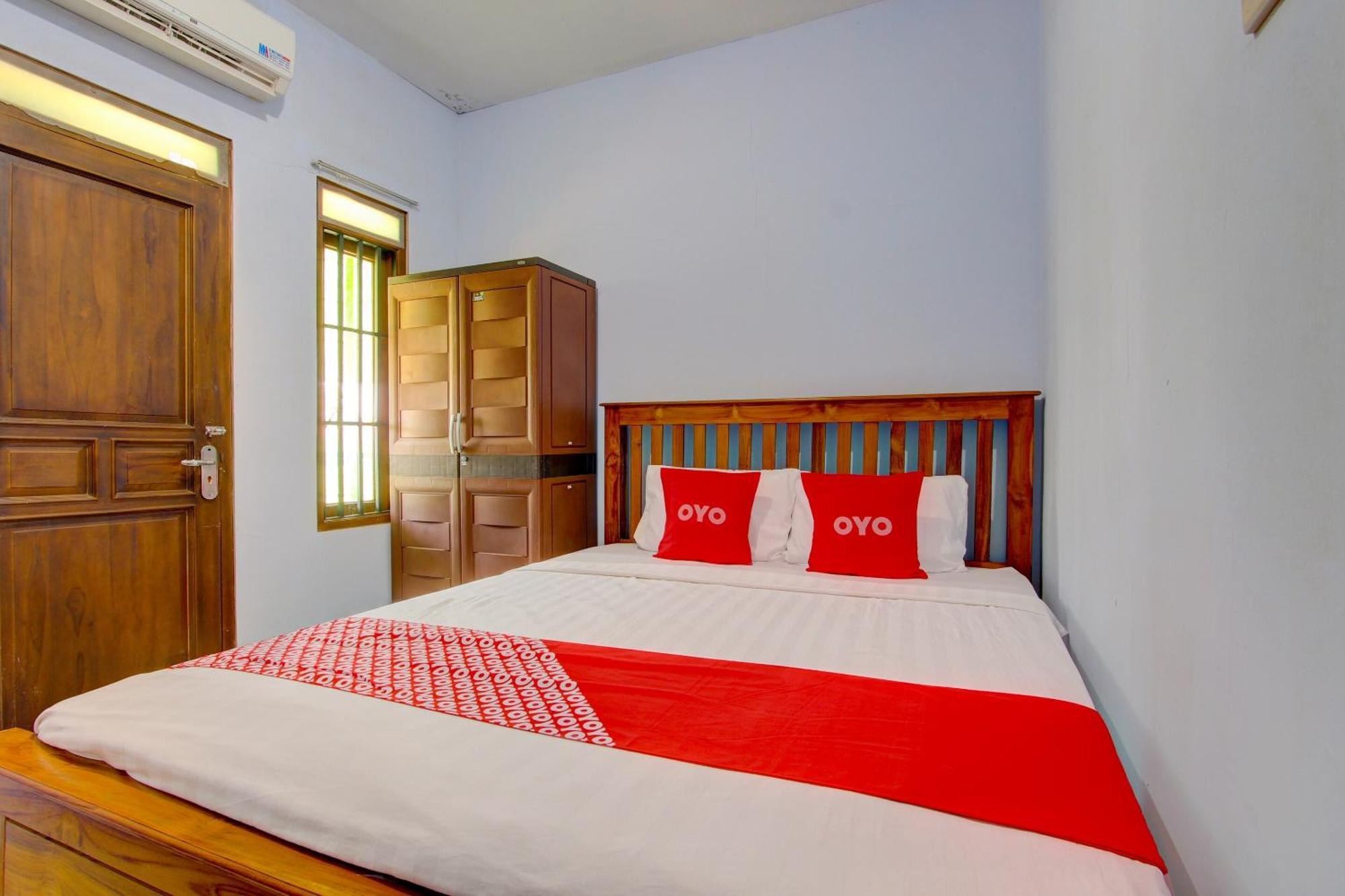 Super Oyo 93012 Griya Kencana Asri Syariah Lawean Extérieur photo