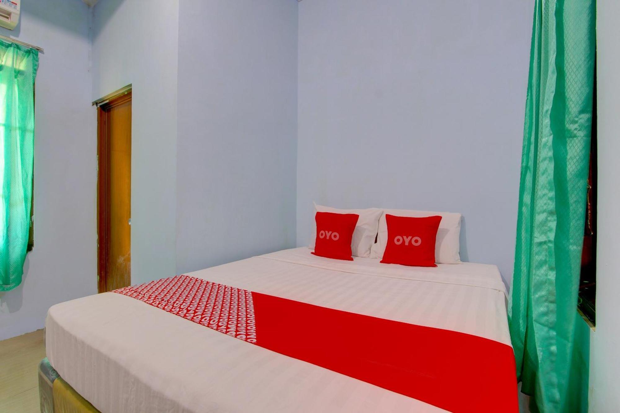 Super Oyo 93012 Griya Kencana Asri Syariah Lawean Extérieur photo