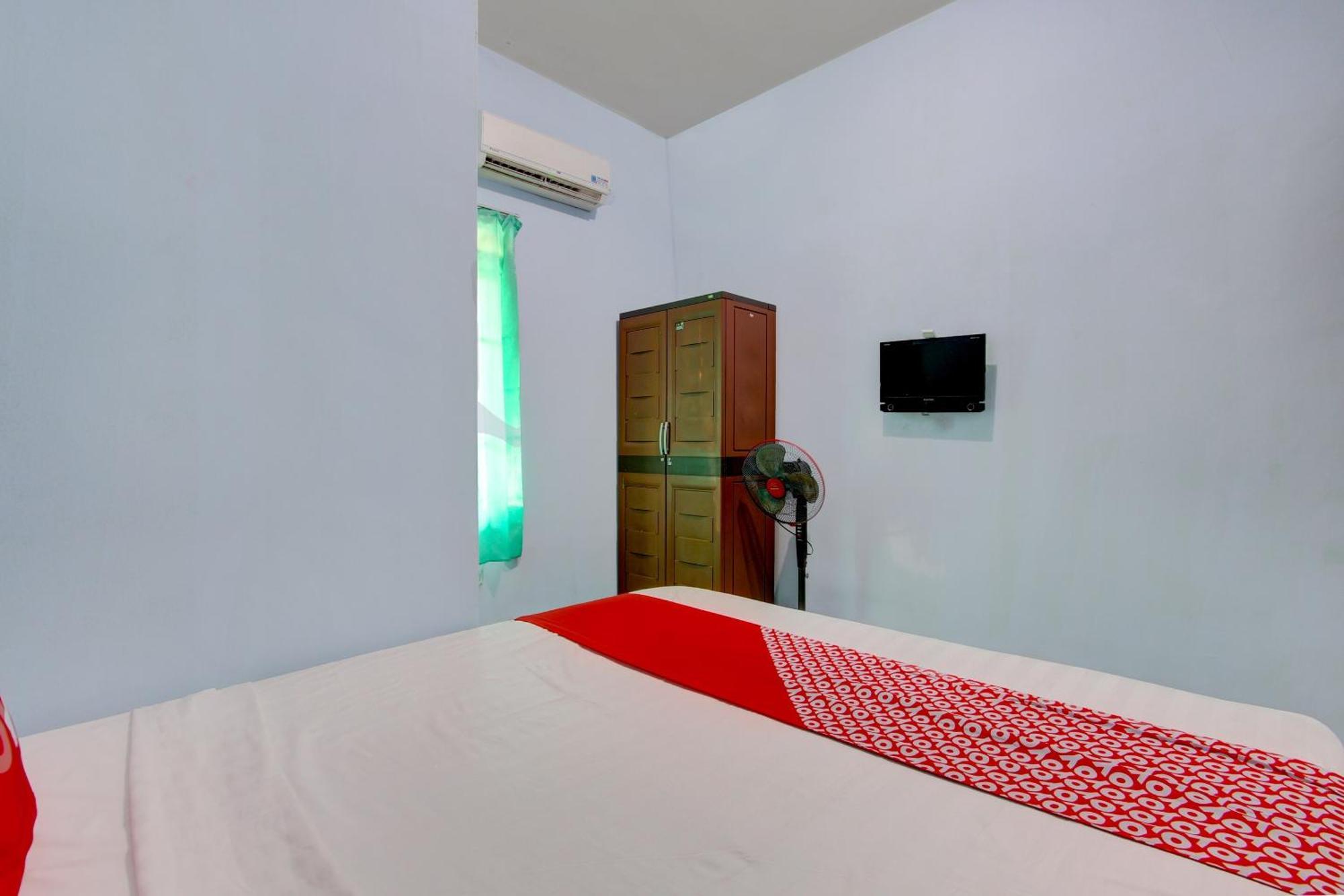 Super Oyo 93012 Griya Kencana Asri Syariah Lawean Extérieur photo
